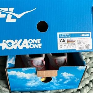 Womens Hoka One One Carbon X Tennis Shoes